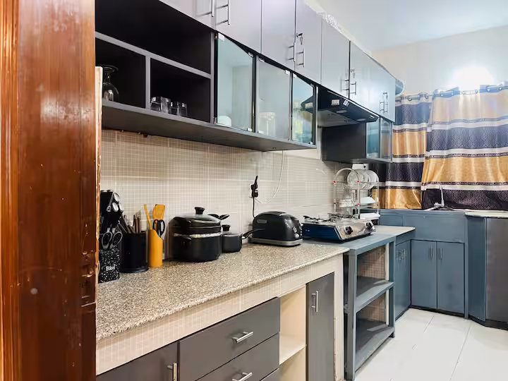 Shared full kitchen · Banani